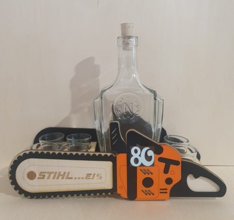 Karafka piła 80 urodziny