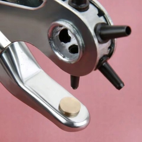 Dziurkacz do skóry paska rewolwerowy kaletniczy szczypce do dziurek 2-5 mm