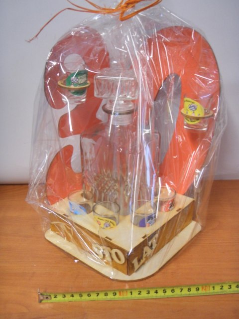 Stojak cyfra z karafką i kieliszkami 8734